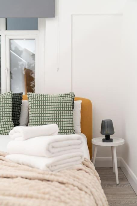 Two Bedroom Apartment By Buonomo Stays Short Lets & Serviced Accommodation In Balham With Balcony Londen Buitenkant foto