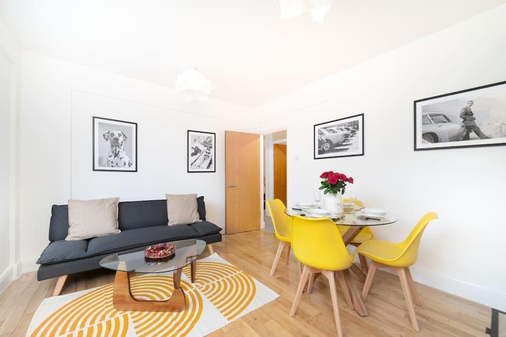 Two Bedroom Apartment By Buonomo Stays Short Lets & Serviced Accommodation In Balham With Balcony Londen Buitenkant foto