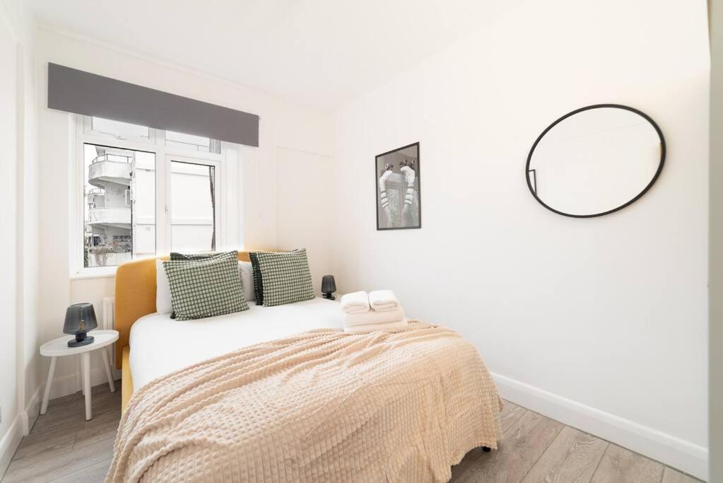 Two Bedroom Apartment By Buonomo Stays Short Lets & Serviced Accommodation In Balham With Balcony Londen Buitenkant foto