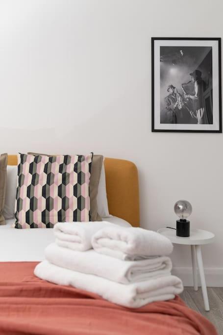 Two Bedroom Apartment By Buonomo Stays Short Lets & Serviced Accommodation In Balham With Balcony Londen Buitenkant foto