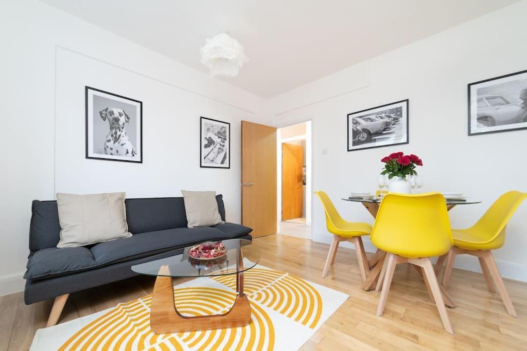 Two Bedroom Apartment By Buonomo Stays Short Lets & Serviced Accommodation In Balham With Balcony Londen Buitenkant foto