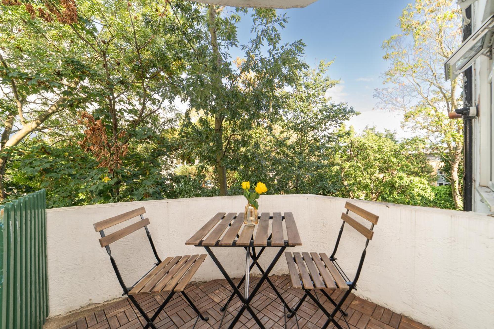 Two Bedroom Apartment By Buonomo Stays Short Lets & Serviced Accommodation In Balham With Balcony Londen Buitenkant foto